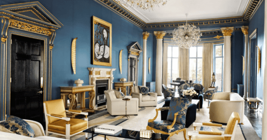 Des combinaisons de couleurs bleu marine et or