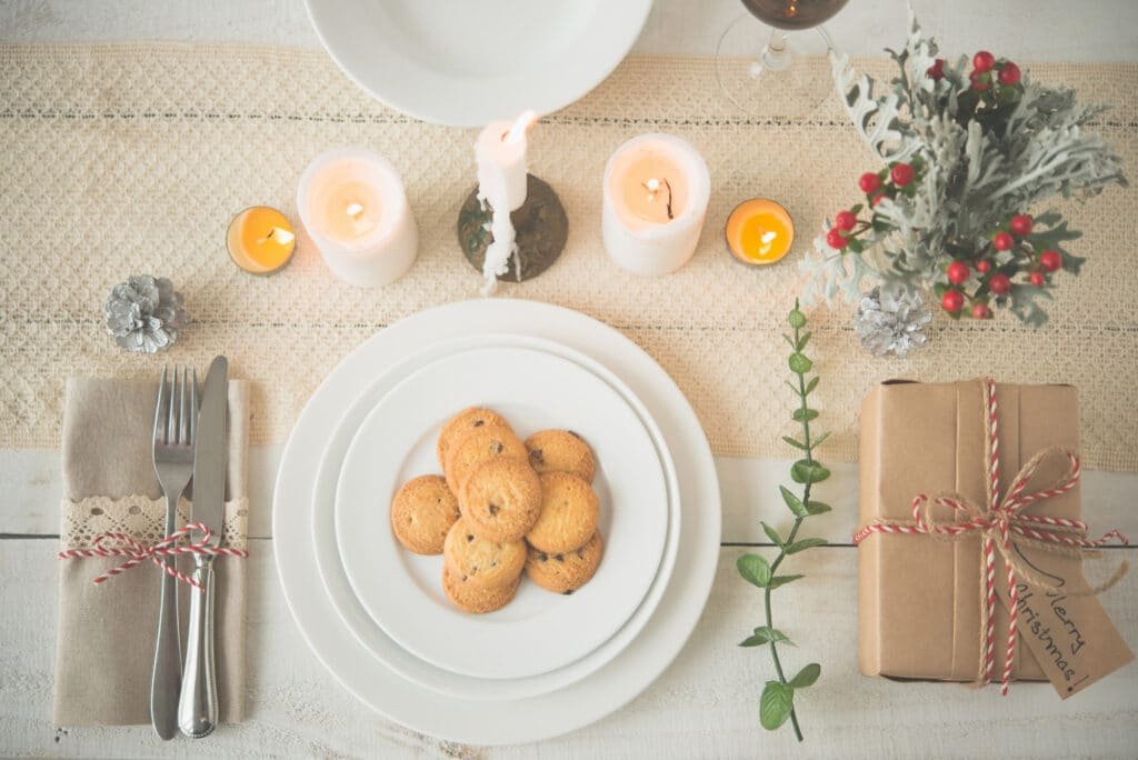 Table de Noel pêche-beige doré