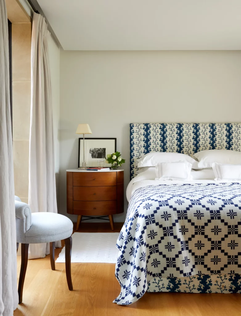 Une déco de chambre à coucher moderne et chaleureuse Une déco de chambre à coucher moderne et chaleureuse
