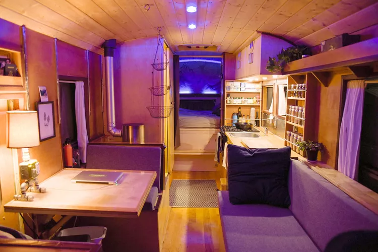 Bus convertis en petite maison roulante 