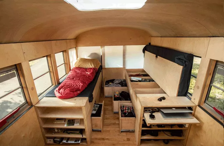 Le bus minimaliste de l'architecte