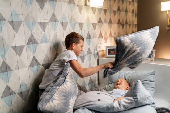 Pourquoi et comment choisir un lit gigogne pour enfant