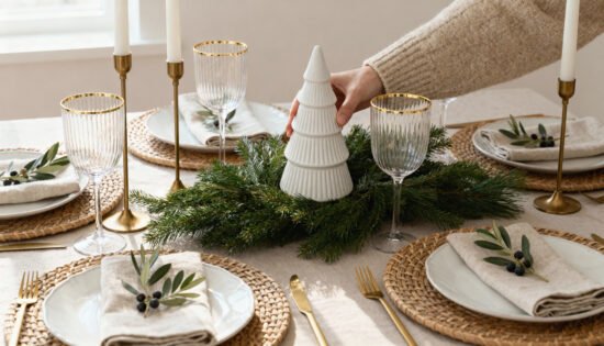 L'erreur fatale que tout le monde fait en dressant sa table de Noël (et comment l'éviter)