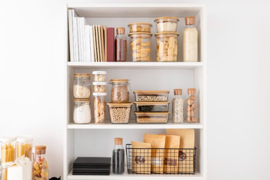 Vitrine salle à manger le meuble tendance pour tout ranger