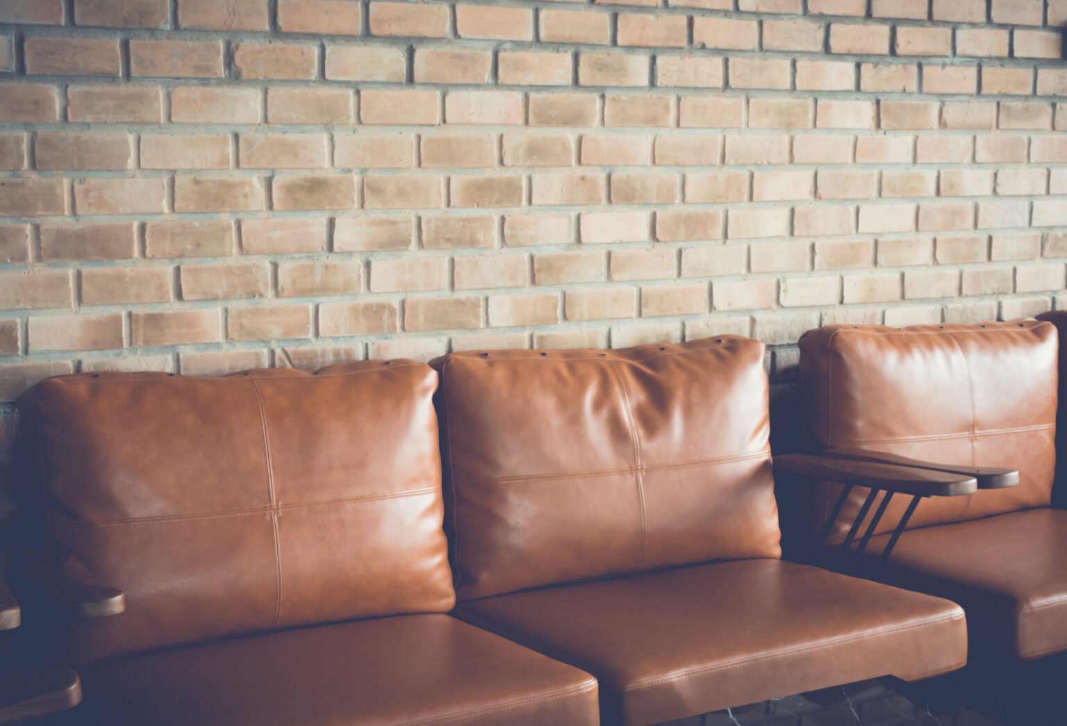 Aménager son salon comment choisir le coloris idéal pour son canapé