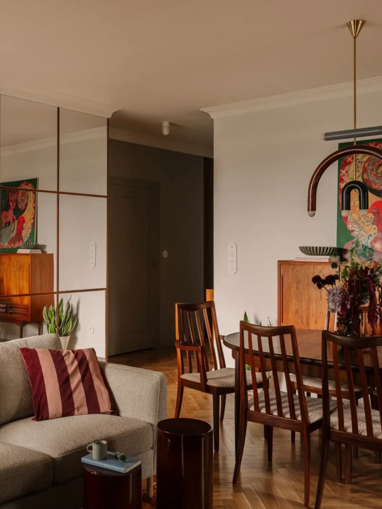 salon magnifique petit appartement en Pologne